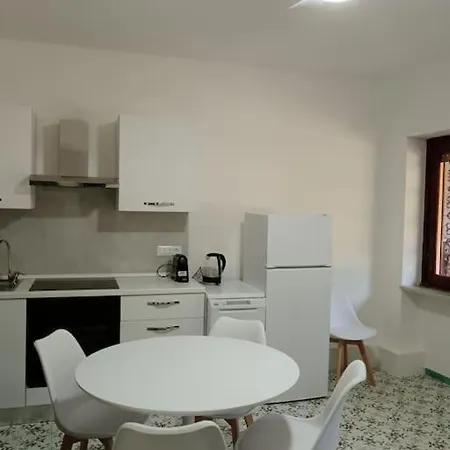 Marina Di Bardi Silvia's House Дзоальи